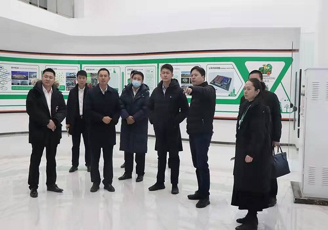 滑县副县长顾建宇莅临志广忘忧草视频网站，洽谈助农兴产奔小康